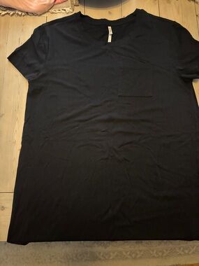 Soma Black Pocket T-Shirt -Classic Crew Neck sleep shirt size Large comfy!